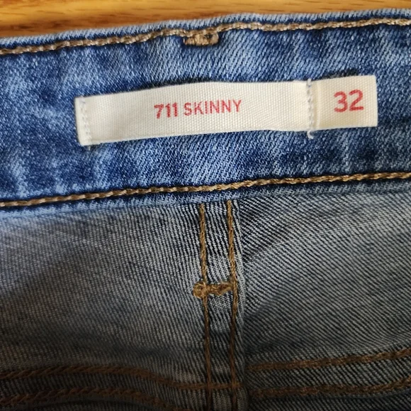 Levi's 711 Skinny - Picture 3 of 3